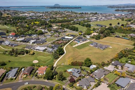 Photo of property in 38 Links View Drive, Omokoroa, 3114