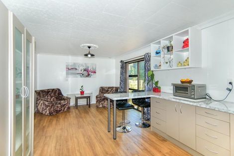 Photo of property in 17 Henley Street, Westport, 7825