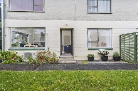 Photo of property in 10/126 Lynwood Road, New Lynn, Auckland, 0600