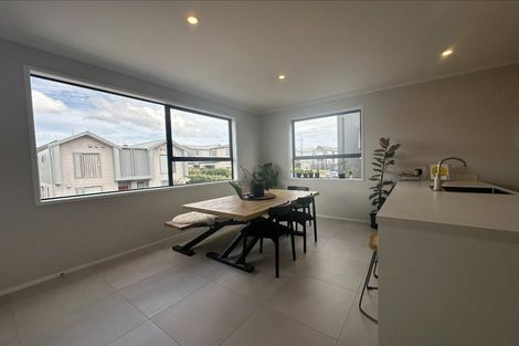 Photo of property in 5/2 Rangitamiro Place, Hobsonville, Auckland, 0616