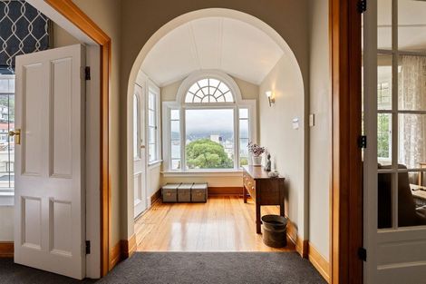 Photo of property in 210 Oriental Parade, Oriental Bay, Wellington, 6011