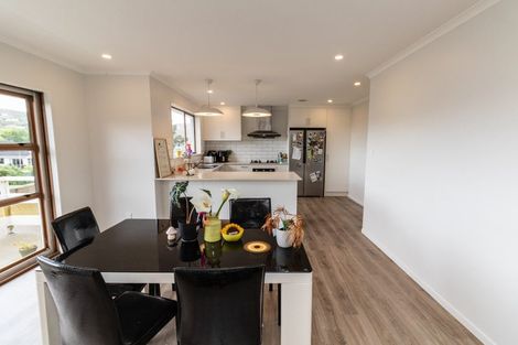 Photo of property in 1 Paddington Grove, Karori, Wellington, 6012