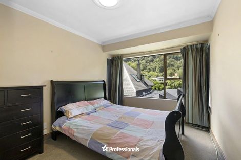 Photo of property in 2 Lady Bell Grove, Lowry Bay, Lower Hutt, 5013