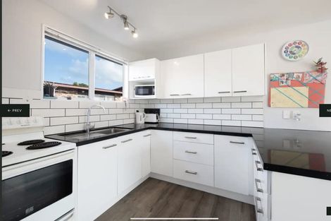 Photo of property in 4/72 Portage Road, New Lynn, Auckland, 0600