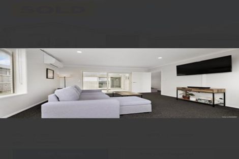 Photo of property in 30 Opouatu Avenue, Glenbrook, 2681