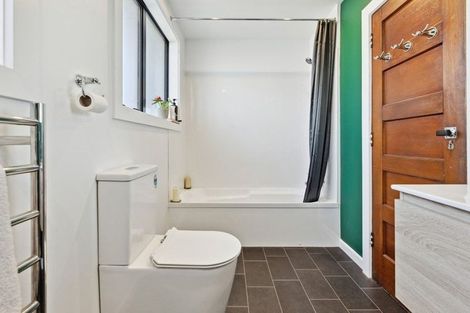 Photo of property in 2/7 Wilmot Street, Northcote, Christchurch, 8052