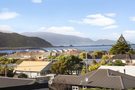 Photo of property in 140a Queens Drive, Lyall Bay, Wellington, 6022