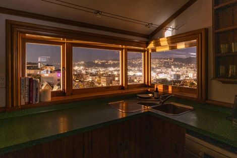 Photo of property in 16 Stafford Street, Mount Victoria, Wellington, 6011