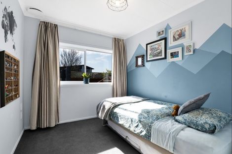 Photo of property in 17 Oberon Street, Stratford, 4332