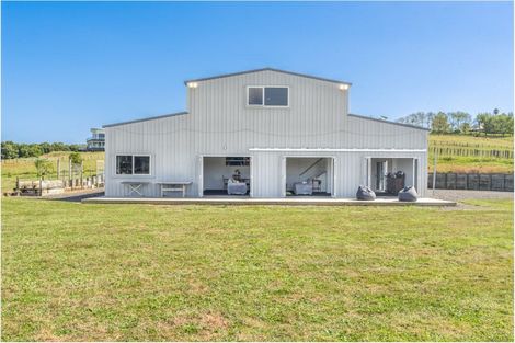 Photo of property in 141 Wades Road, Whitford, Howick, 2571