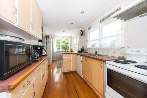Photo of property in 60 Kingdale Road, Henderson, Auckland, 0610