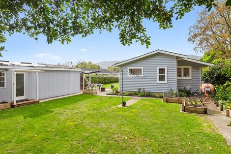 Photo of property in 20 Leybourne Avenue, Waikanae, 5036