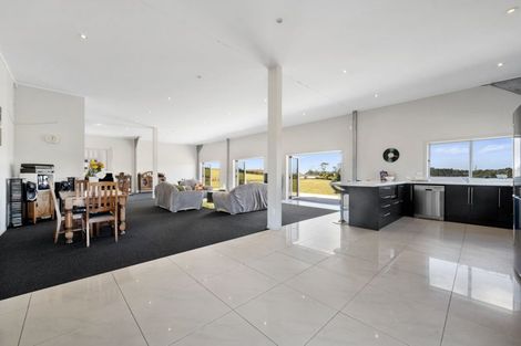 Photo of property in 141 Wades Road, Whitford, Howick, 2571