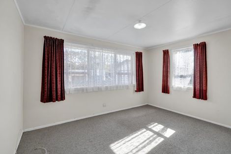 Photo of property in 14 Kauri Street, Merrilands, New Plymouth, 4312