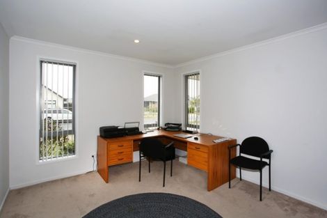 Photo of property in 11 Lamborn Drive, Papakura, 2110