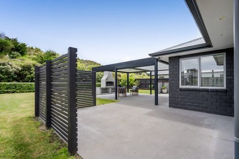 Photo of property in 13 Birdie Lane, Waiwhakaiho, New Plymouth, 4312