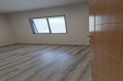 Photo of property in 208 Don Buck Road, Massey, Auckland, 0614