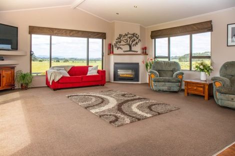 Photo of property in 413a Baylys Coast Road, Dargaville, 0377