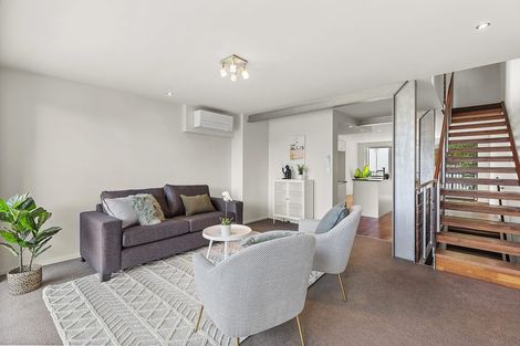 Photo of property in 1/142 Onslow Road, Khandallah, Wellington, 6035
