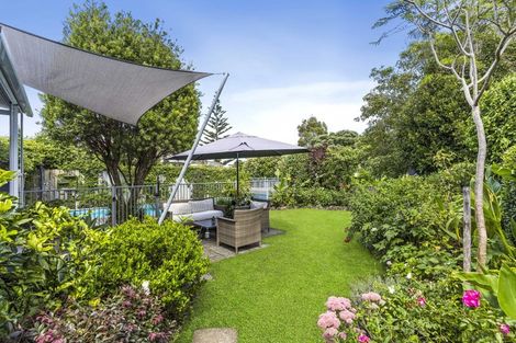 Photo of property in 8 Maygrove Drive, Orewa, 0931