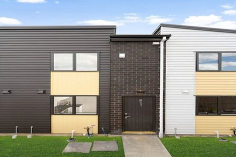 Photo of property in 12/3226 Great North Road, New Lynn, Auckland, 0600