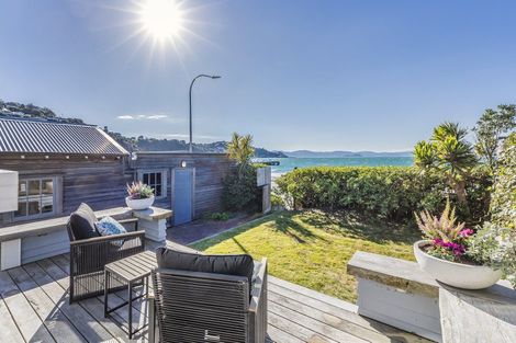 Photo of property in 65 Marine Parade, Seatoun, Wellington, 6022