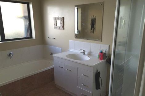 Photo of property in 15 Killeen Place, Flat Bush, Auckland, 2019