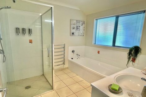 Photo of property in 15 Reidy Place, Pukekohe, 2120