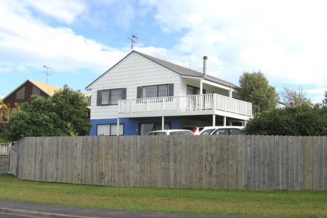Photo of property in 88 Granville Drive, Massey, Auckland, 0614