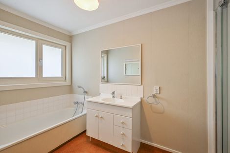 Photo of property in 16 Stormont Place, Avonhead, Christchurch, 8042