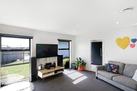 Photo of property in 17 Story Street, Foxton Beach, Foxton, 4815