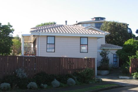 Photo of property in 9 Frances Street, Waikanae Beach, Waikanae, 5036