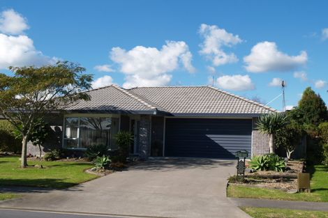 Photo of property in 2/71 Frank Nobilo Drive, Golflands, Auckland, 2013