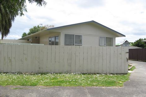 Photo of property in 8 Kemble Close, Mangere, Auckland, 2022