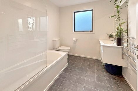 Photo of property in 16 Smitham Drive, Cromwell, 9310