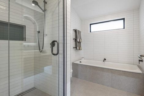 Photo of property in 23a Peter Terrace, Castor Bay, Auckland, 0620