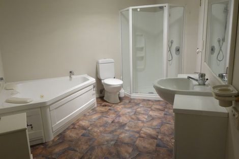 Photo of property in 112u3 Clarence Street, Hamilton Lake, Hamilton, 3204