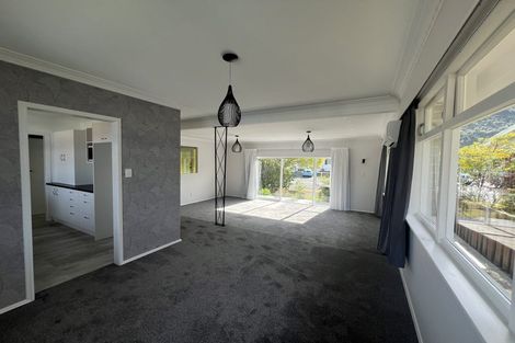 Photo of property in 10 Montana Road, Totara Park, Upper Hutt, 5018