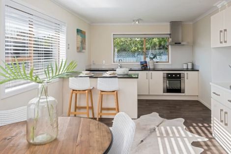Photo of property in 2/28 Prince Regent Drive, Half Moon Bay, Auckland, 2012