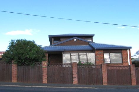 Photo of property in 32 Howard Road, Northcote, Auckland, 0627