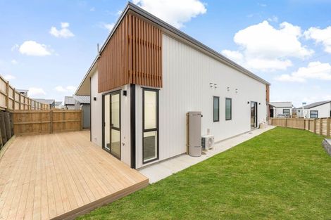 Photo of property in 32 Puhikawa Street, Massey, 0614