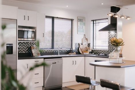 Photo of property in 9 Aspen Way, Kelvin Grove, Palmerston North, 4414