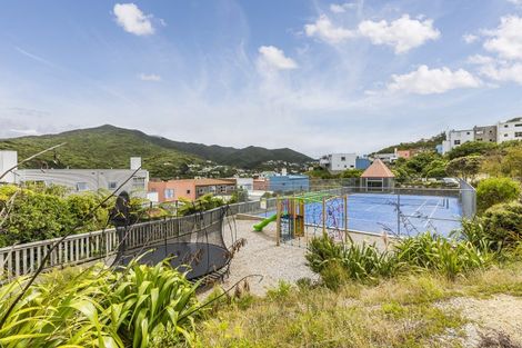 Photo of property in 17 Saddleback Grove, Karori, Wellington, 6012