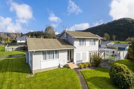 Photo of property in 1 Moehau Grove, Trentham, Upper Hutt, 5018