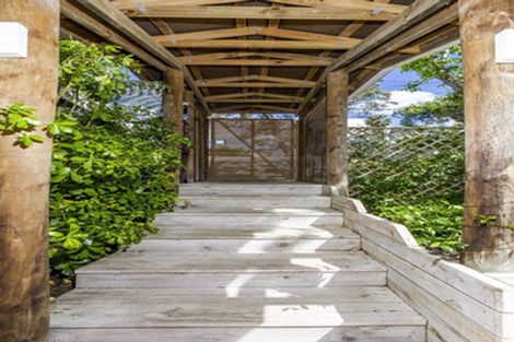 Photo of property in 63 Knights Road, Rothesay Bay, Auckland, 0630