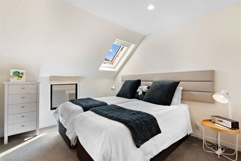 Photo of property in 77 Holly Road, St Albans, Christchurch, 8014