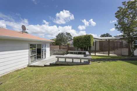 Photo of property in 23 Luckens Road, West Harbour, Auckland, 0618