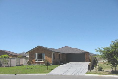 Photo of property in 18 Mataroa Place, Parklands, Christchurch, 8083