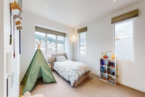 Photo of property in 57 Roxburgh Street, Mount Victoria, Wellington, 6011