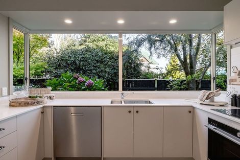 Photo of property in 19 Ruamahanga Crescent, Terrace End, Palmerston North, 4410